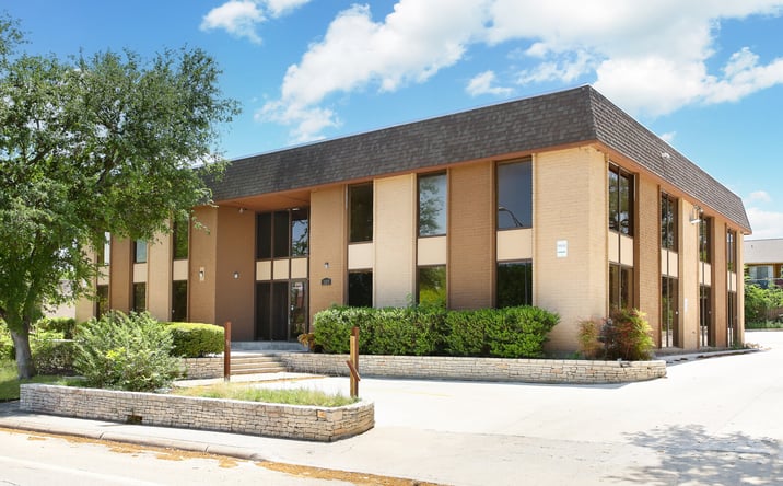 Pictures of Retail, Office, Mixed Use property located at 4139 Gardendale St, San Antonio, TX 78229 for sales - image #1