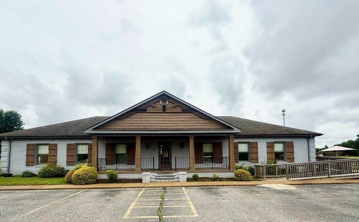 Pictures of Office, Retail, Industrial property located at 68 Executive Drive, Jackson, TN 38305 for sales - image #1