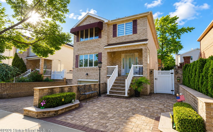 Pictures of Multifamily property located at 975 Lamont Avenue, Staten Island, NY 10309 for sales - image #1