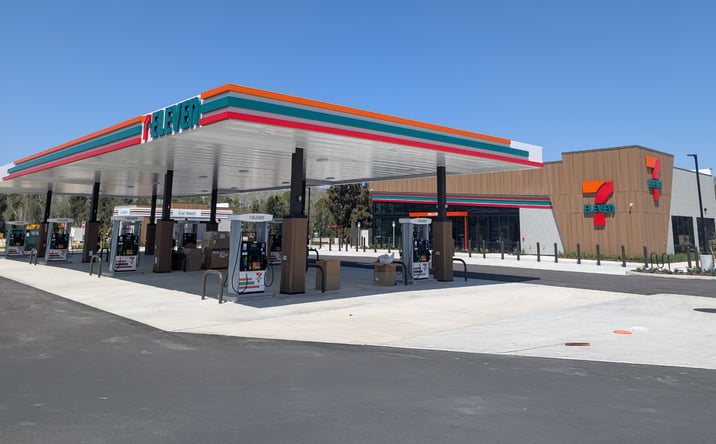 Pictures of Retail property located at 13480 RICKENBACKER PKWY, FORT MYERS, FL 33913-8800 for sales - image #1