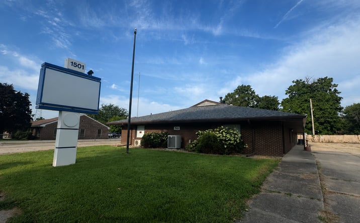 Pictures of Office property located at 1501 North Water Street, Decatur, IL 62526 for sales - image #1
