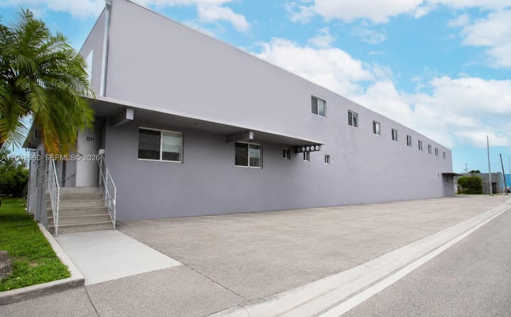 Pictures of Business for Sale, Industrial property located at 2290 W 8th Ave, Hialeah, FL 33010 for sales - image #1