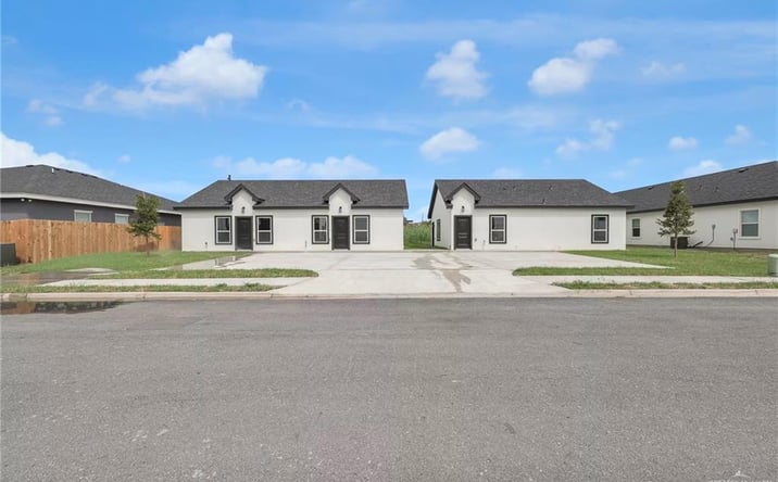 Pictures of Multifamily property located at 905 Crestview Street, Weslaco, TX 78599 for sales - image #1
