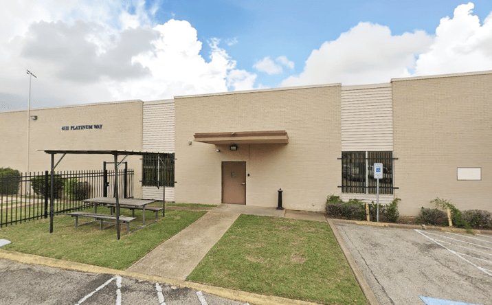 Pictures of Industrial property located at 4111 Platinum Way, Dallas, TX 75237 for sales - image #1