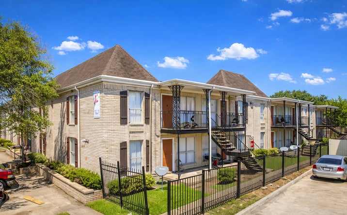 Pictures of Retail, Multifamily property located at 5430 Birdwood Road, Houston, TX 77096 for sales - image #1