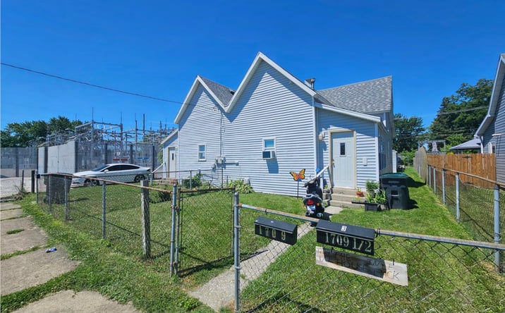Pictures of Multifamily property located at 1709-1711 S Blaine Street, Muncie, IN 47302 for sales - image #1