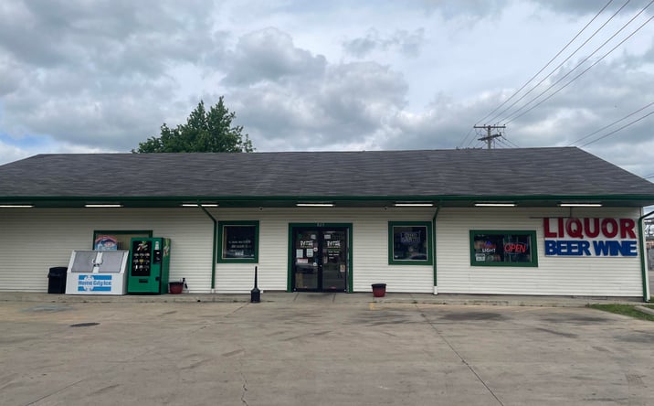 Pictures of Retail property located at 823 Union Street, Mishawaka, IN 46544 for sales - image #1