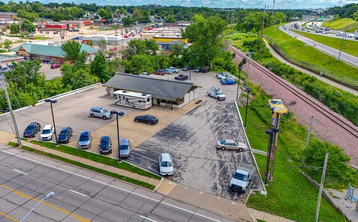 Pictures of Retail, Land property located at 1945 42nd St NE, Cedar Rapids, IA 52402 for sales - image #1