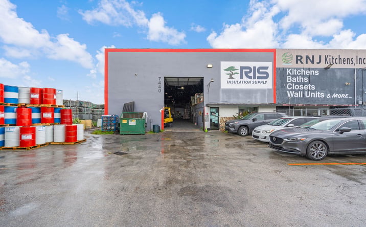 Pictures of Industrial property located at 7440 NW 66th St, Miami, FL 33166 for sales - image #1
