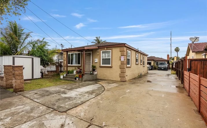 Pictures of Multifamily property located at 4555 W 160th Street, Lawndale, CA 90260 for sales - image #1