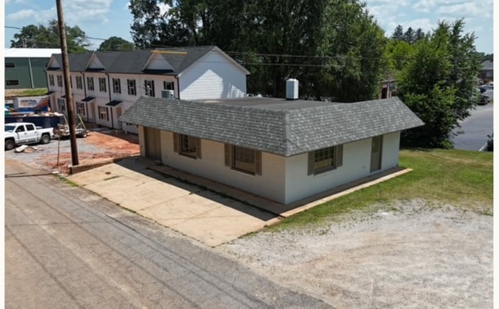 Pictures of Retail, Office property located at 1295 N Main Ave, Newton, NC 28658-3041 for sales - image #1