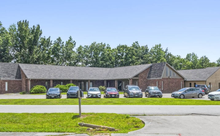 Pictures of Office property located at 105 Airway Drive, Marion, IL 62959 for sales - image #1