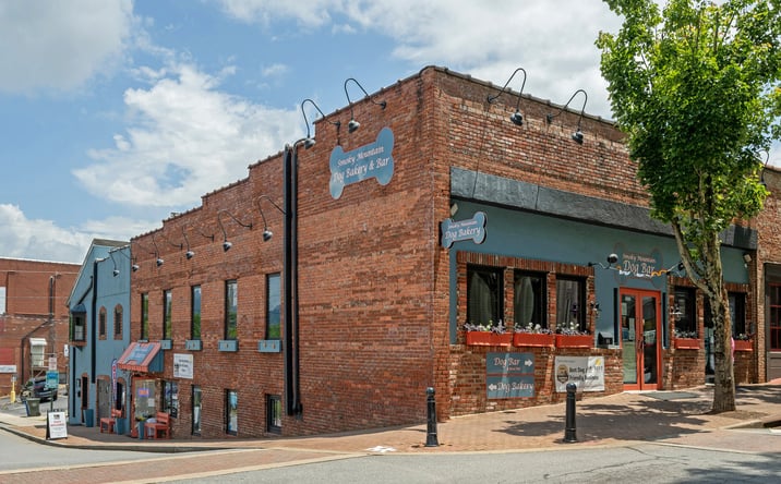 Pictures of Retail property located at 44 Church Street, Waynesville, NC 28786 for sales - image #1