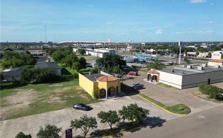 Pictures of Office property located at 805R N Cage Boulevard N, Pharr, TX 78577 for sales - image #1