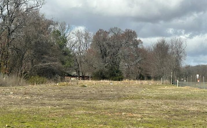 Pictures of Land property located at Bertha Parker Bypass, Tahlequah, OK 74464 for sales - image #1