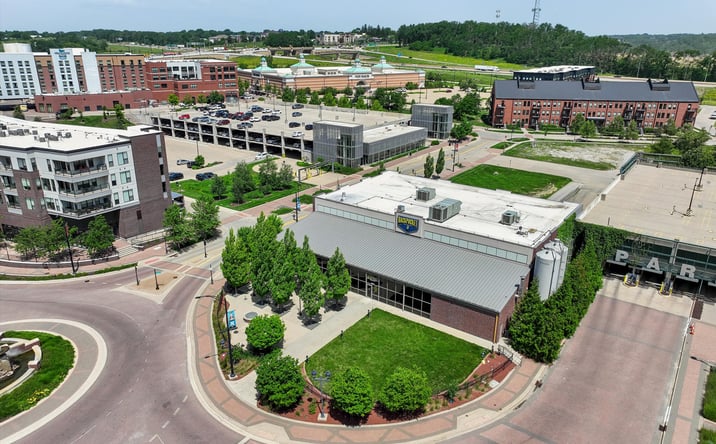 Pictures of Retail, Mixed Use property located at 903 Quarry Road, Coralville, IA 52241 for sales - image #1