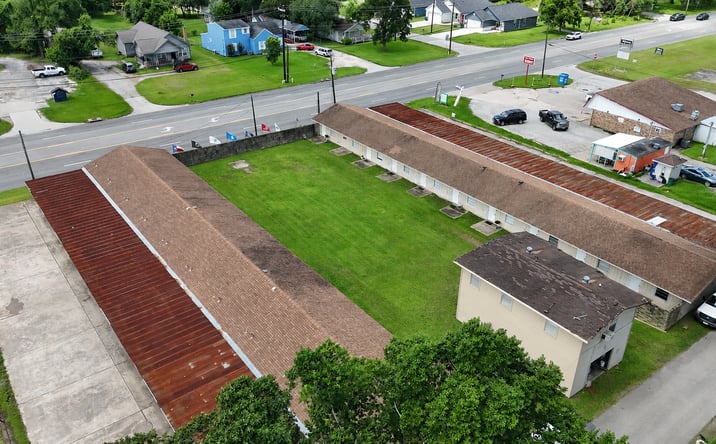 Pictures of Retail, Multifamily property located at 820 East Brazos Avenue, West Columbia, TX 77486 for sales - image #1