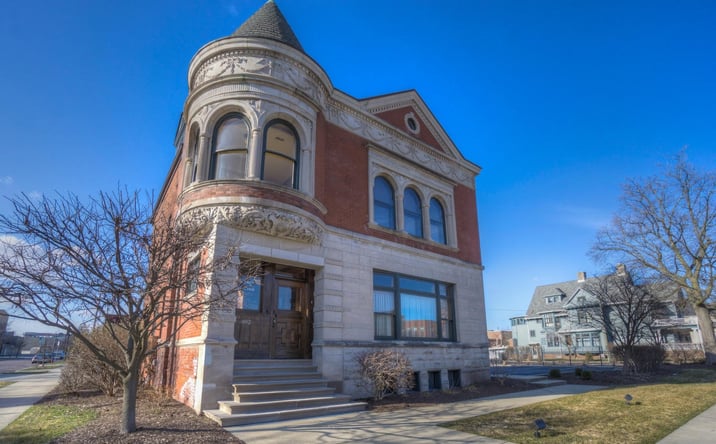 Pictures of Office property located at 402 W WASHINGTON ST, SOUTH BEND, IN 46601-1526 for sales - image #1