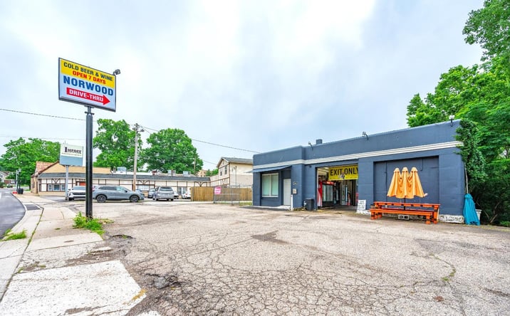 Pictures of Retail property located at 5463 Montgomery Road, Norwood, OH 45212 for sales - image #1