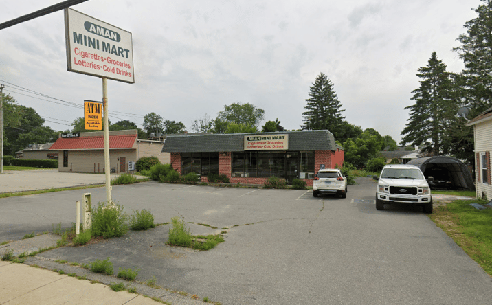 Pictures of Retail property located at 29 Railroad Ave, Plainfield, CT 06374 for sales - image #1