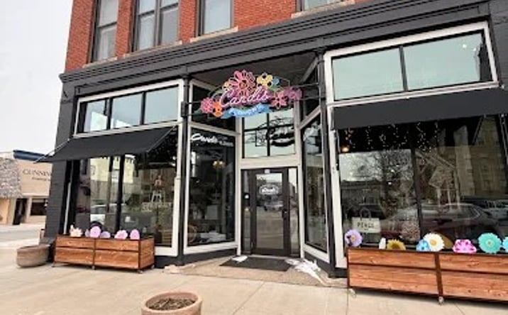 Pictures of Retail property located at 101-105 S. 3rd St., Knoxville, IA 40208-1105 for sales - image #1