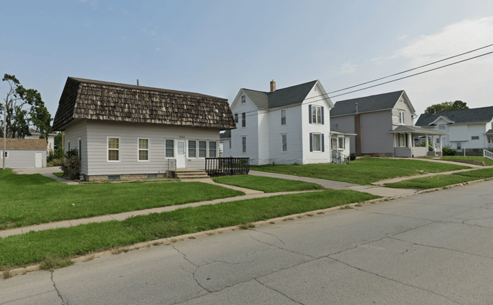 Pictures of Land property located at 742 8th Ave, Marion, IA 52302-5755, 758 8th Ave, Marion, IA 10036-8621, 786 8th Ave, Marion, IA 10036-8621 for sales - image #1