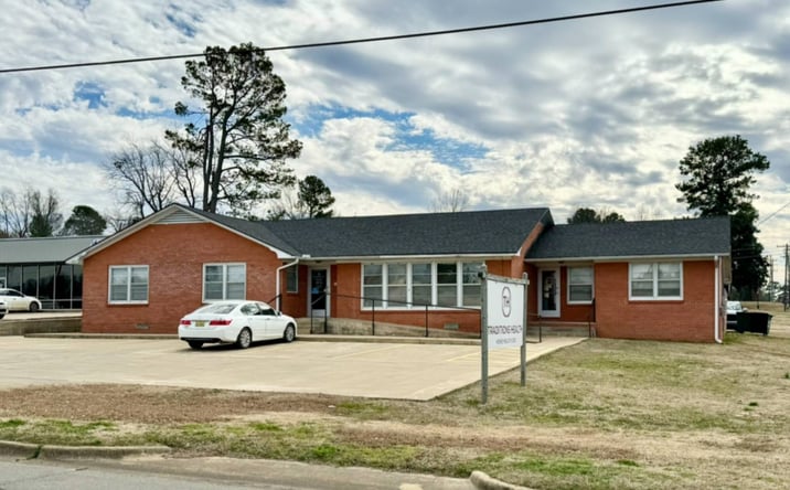 Pictures of Office property located at 900 E Washington St., Idabel, OK 74745 for sales - image #1