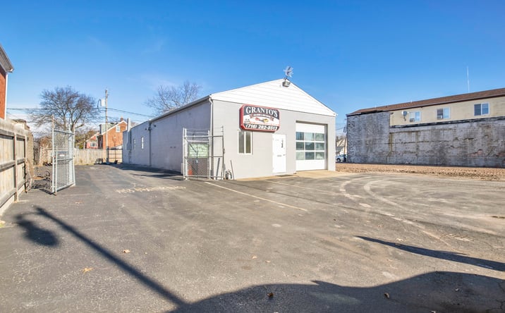 Pictures of Retail property located at 2514 pine, Niagara Falls, NY 14301 for sales - image #1