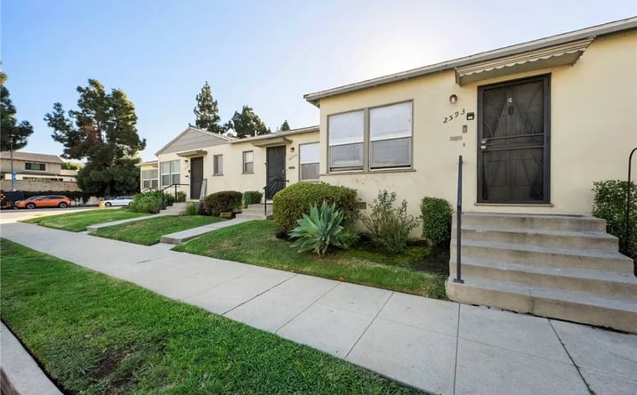 Pictures of Multifamily property located at 2593 Amherst, Los Angeles, CA 90064 for sales - image #1
