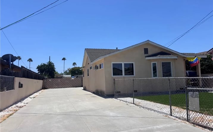 Pictures of Multifamily property located at 546 E 220th, Carson, CA 90745 for sales - image #1