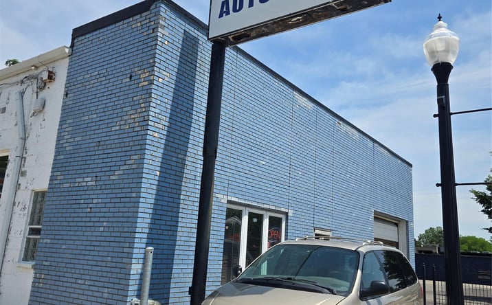 Pictures of Business for Sale, Retail property located at 1018 W 9 Mile Road, Ferndale, MI 48220 for sales - image #1