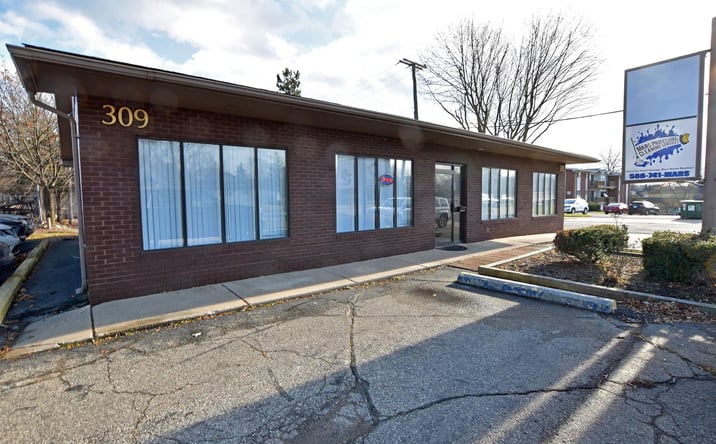 Pictures of Office, Retail property located at 311 SOUTHBOUND GRATIOT Avenue, Mt. Clemens, MI 48043 for sales - image #1