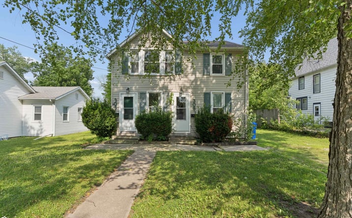 Pictures of Multifamily property located at 308 S 12th Street, Clear Lake, IA 50428 for sales - image #1