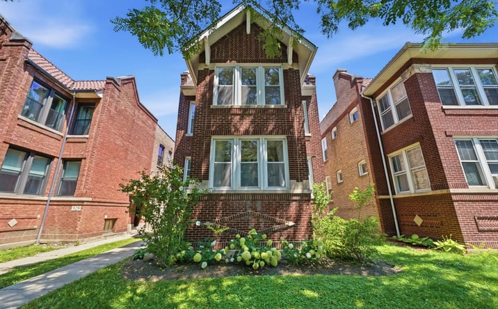 Pictures of Multifamily property located at 530 S Ridgeland Avenue, Oak Park, IL 60304 for sales - image #1