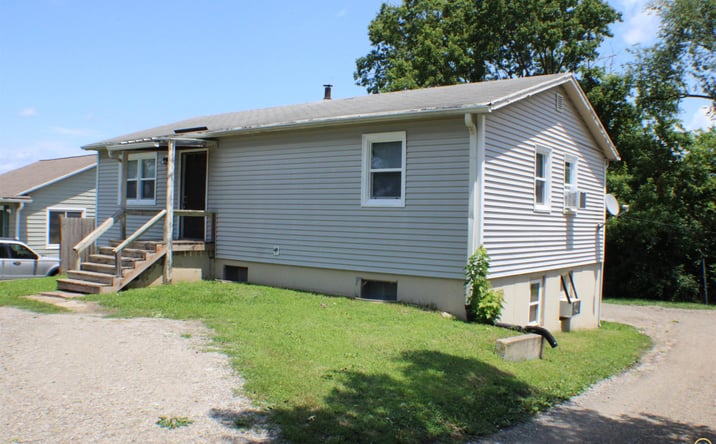 Pictures of Multifamily property located at 1720 SE Pennsylvania AVE #1720 1/2 Se Pennsylvania, Topeka, KS 66607 for sales - image #1