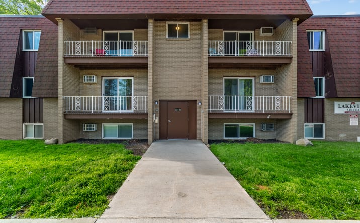 Pictures of Multifamily property located at 5216 East Lake Road, Sheffield Lake, OH 44256 for sales - image #1