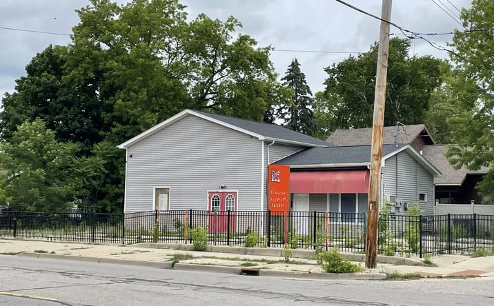 Pictures of Retail, Office, Mixed Use property located at 1200 N HENRY ST, BAY CITY, MI 48706-3643 for sales - image #1