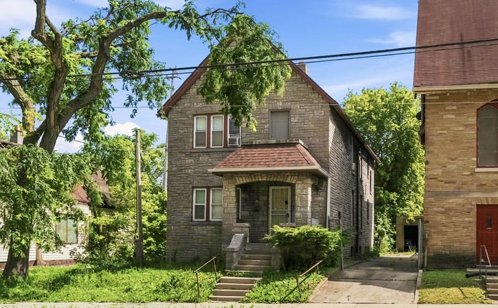 Pictures of Multifamily property located at 117 E CHAMBERS ST, MILWAUKEE, WI 53212 for sales - image #1