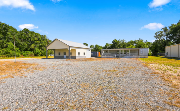 Pictures of Office, Mixed Use, Land property located at 1564 West Cherry Street, Jesup, GA 31546 for sales - image #1
