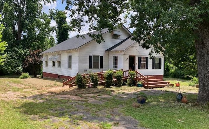 Pictures of Retail property located at 208 Manley Rd., Griffin, GA 30223 for sales - image #1