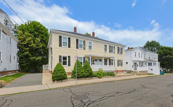 Pictures of Multifamily property located at 7 Savery's Lane, Plymouth, MA 02360 for sales - image #1
