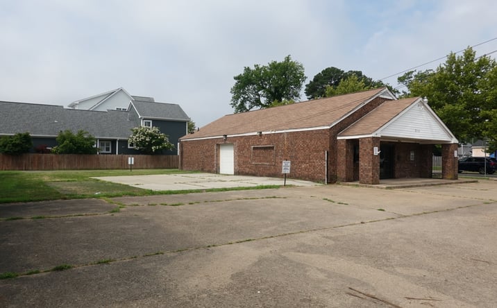Pictures of Retail property located at 213 Buckroe Avenue, Hampton, VA 23664 for sales - image #1