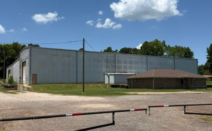 Pictures of Industrial property located at 10792 US HWY 271 S, GLADEWATER, TX 75647-7404 for sales - image #1