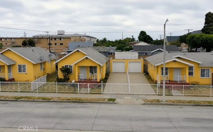 Pictures of Multifamily property located at 909 W Denni Street, Los Angeles, CA 90744 for sales - image #1