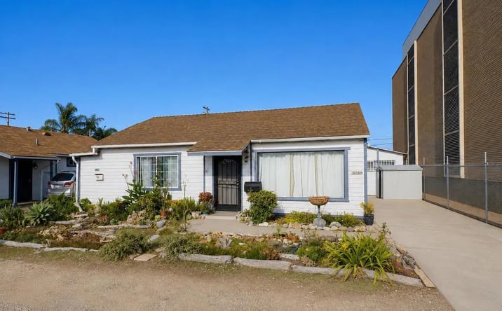 Pictures of Multifamily property located at 1026 S C Street, Oxnard, CA 93030 for sales - image #1