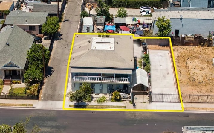 Pictures of Multifamily property located at 1063 E 49th Place, Los Angeles, CA 90011 for sales - image #1