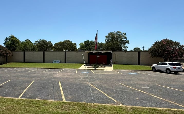 Pictures of Office, Industrial, Special Purpose property located at 1420 N MAIN ST, GLADEWATER, TX 75647-4518 for sales - image #1