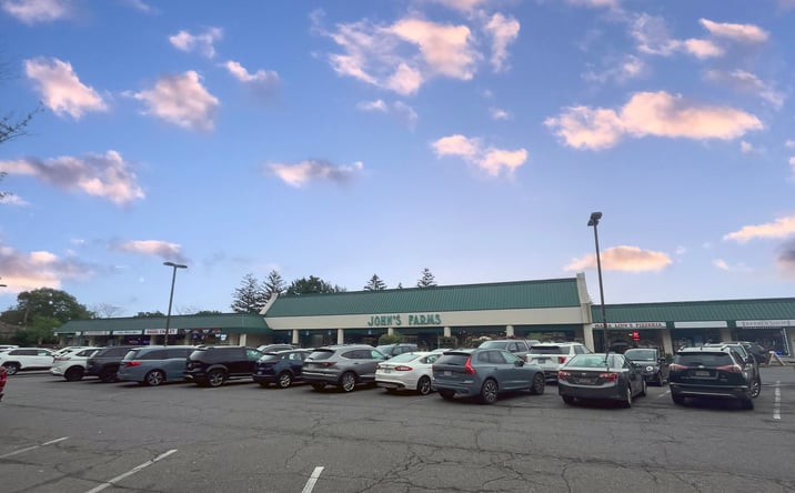 Pictures of Retail property located at 601 Old Country Road, Plainview, NY 11803 for sales - image #1