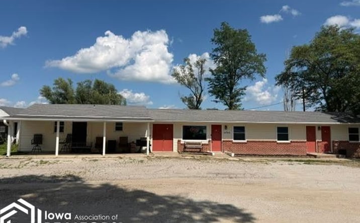 Pictures of Hospitality property located at 108 Pearl Street, Bedford, IA 50833 for sales - image #1