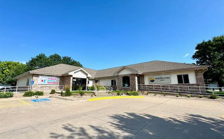 Pictures of Office, Industrial property located at 121 & 125 E 31st Street, Kearney, NE 68847 for sales - image #1